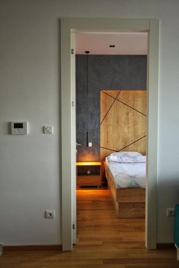 Downtown Apartment บันยาลูกา ภายนอก รูปภาพ
