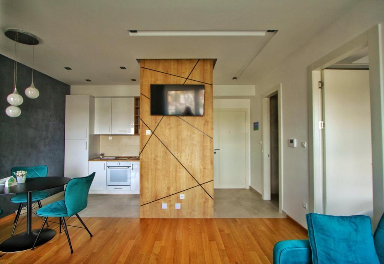 Downtown Apartment บันยาลูกา ภายนอก รูปภาพ