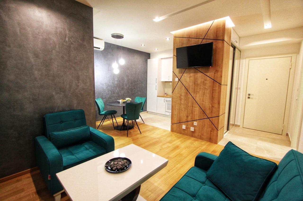 Downtown Apartment บันยาลูกา ภายนอก รูปภาพ