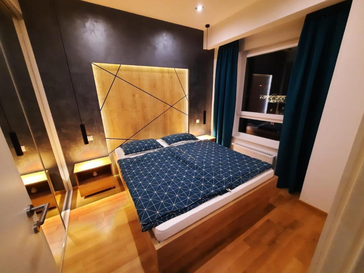 Downtown Apartment บันยาลูกา ภายนอก รูปภาพ