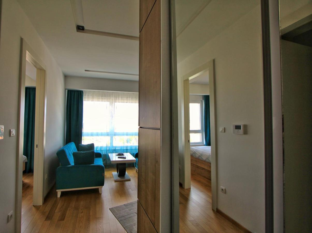 Downtown Apartment บันยาลูกา ภายนอก รูปภาพ